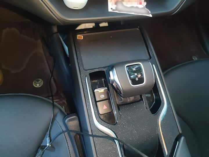 Фото 7 - Hongqi E-QM5