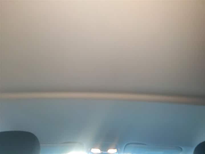 Фото 9 - Hongqi E-QM5