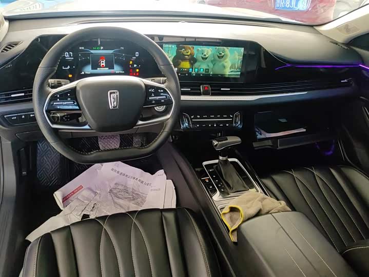 Фото 12 - Bestune B70