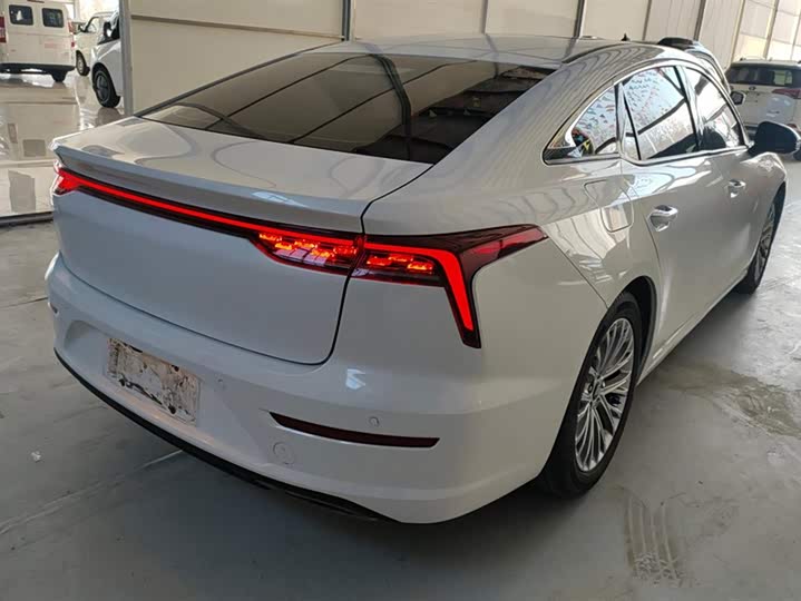 Фото 3 - Bestune B70