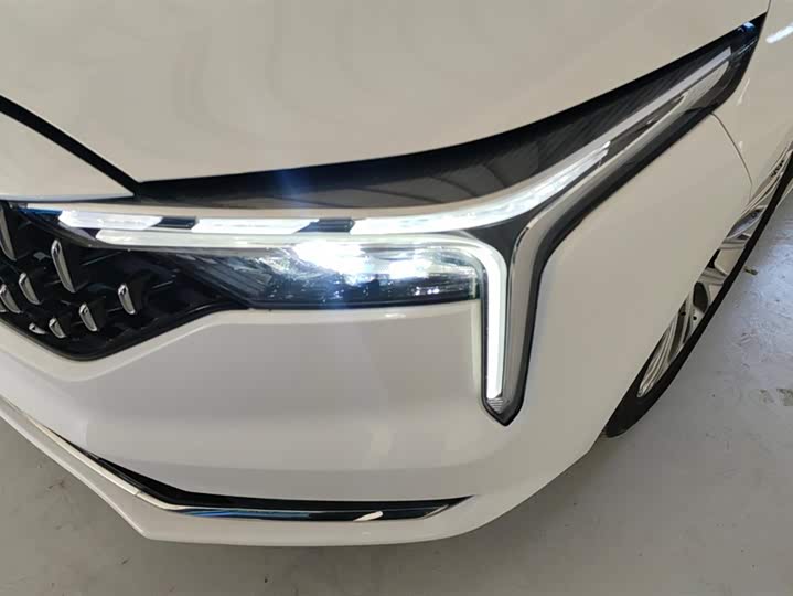 Фото 5 - Bestune B70