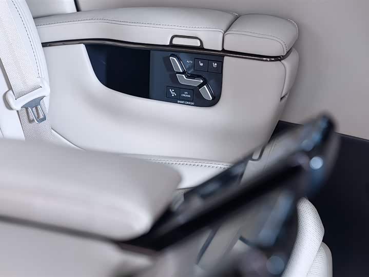 Фото 13 - Toyota Vellfire