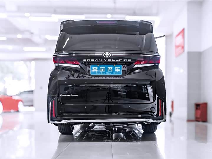 Фото 5 - Toyota Vellfire