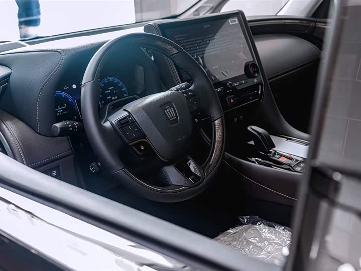 Фото 8 - Toyota Vellfire