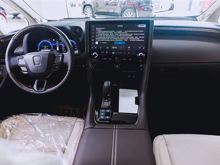 Фото 9 - Toyota Vellfire