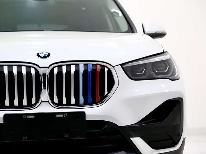 Фото 10 - BMW X1