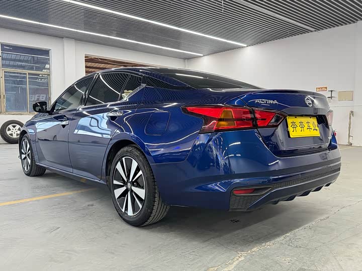 Фото 5 - Nissan Teana