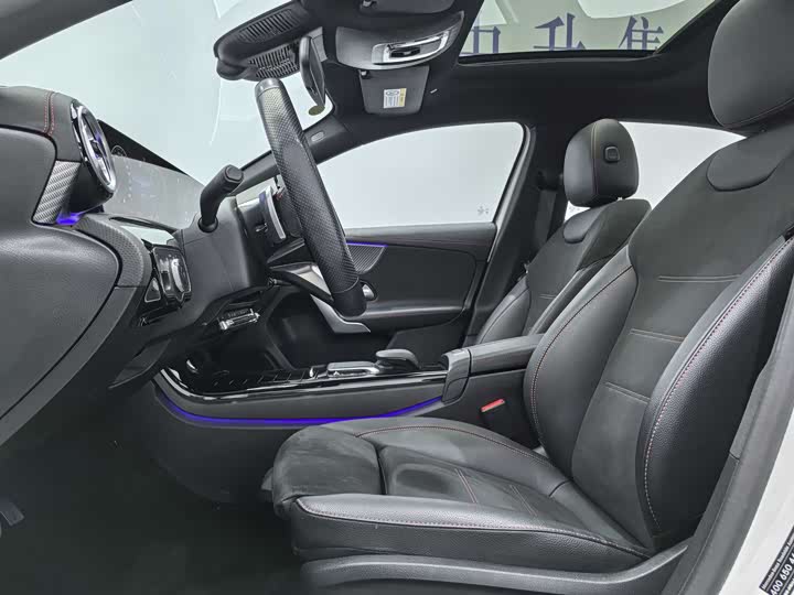 Фото 11 - Mercedes-Benz A-Class