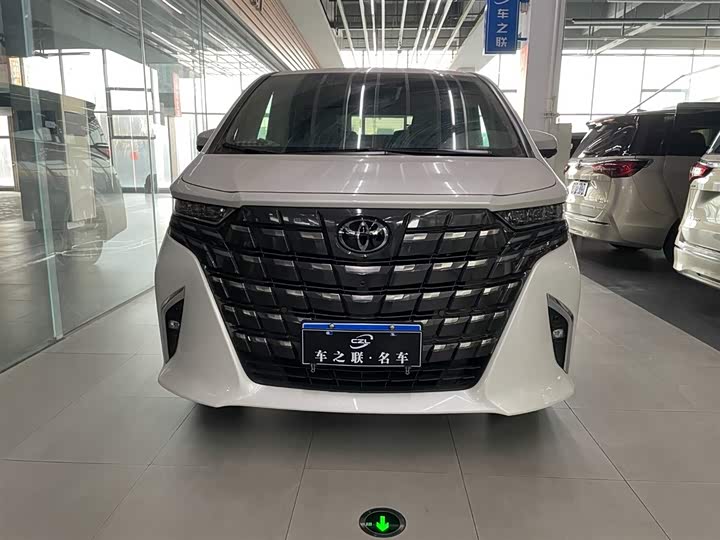Фото 3 - Toyota Alphard