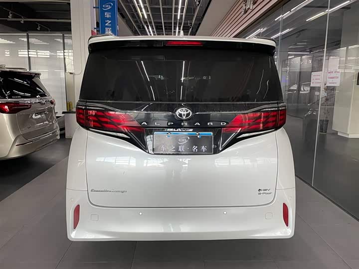 Фото 5 - Toyota Alphard