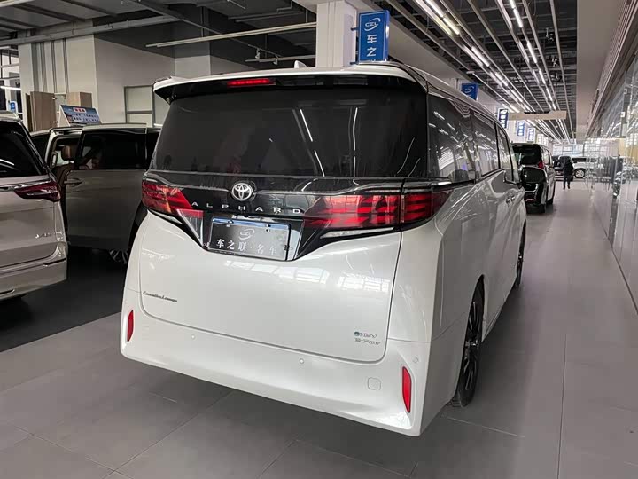 Фото 6 - Toyota Alphard