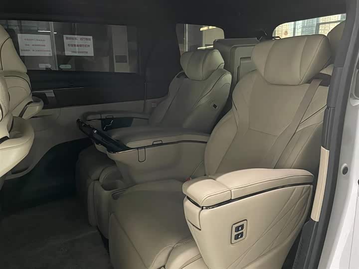 Фото 9 - Toyota Alphard