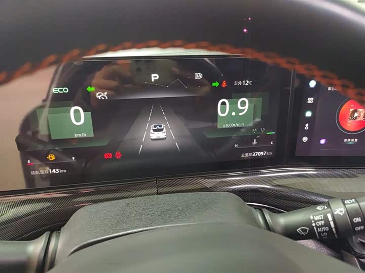 Фото 12 - Changan UNI-T