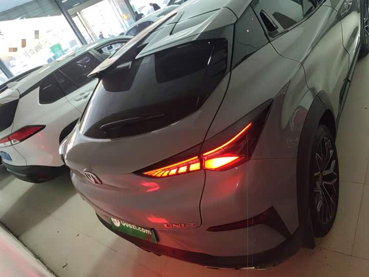 Фото 6 - Changan UNI-T