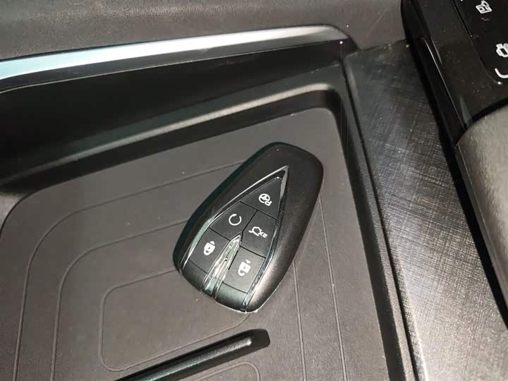 Фото 9 - Changan UNI-T