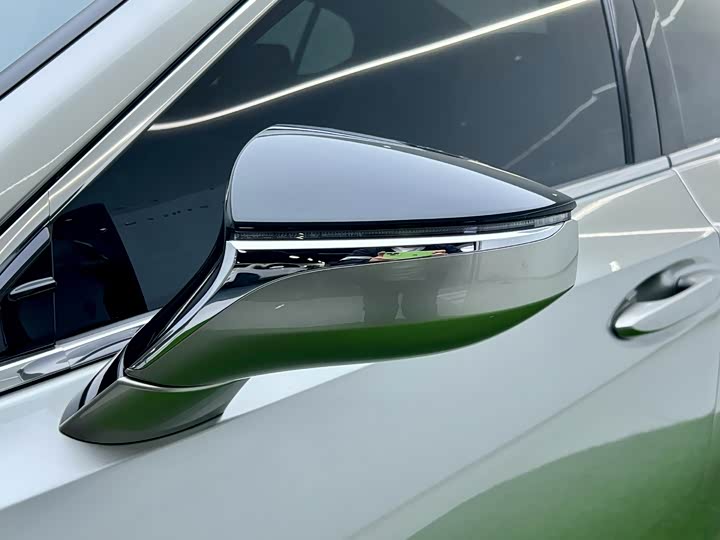 Фото 5 - Lexus ES