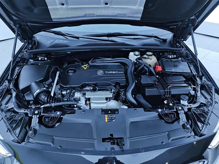 Фото 10 - Buick Regal