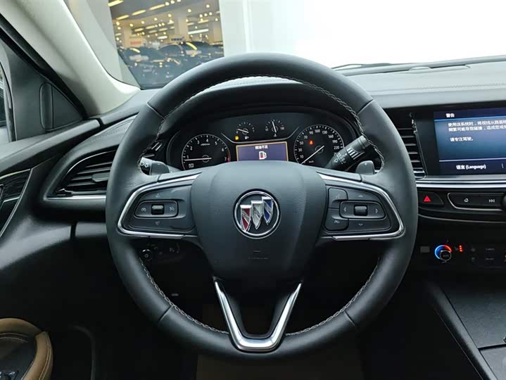 Фото 15 - Buick Regal