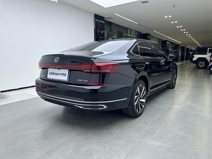 Фото 3 - Volkswagen Passat