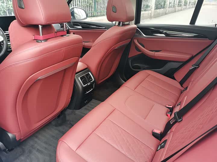 Фото 10 - BMW iX3