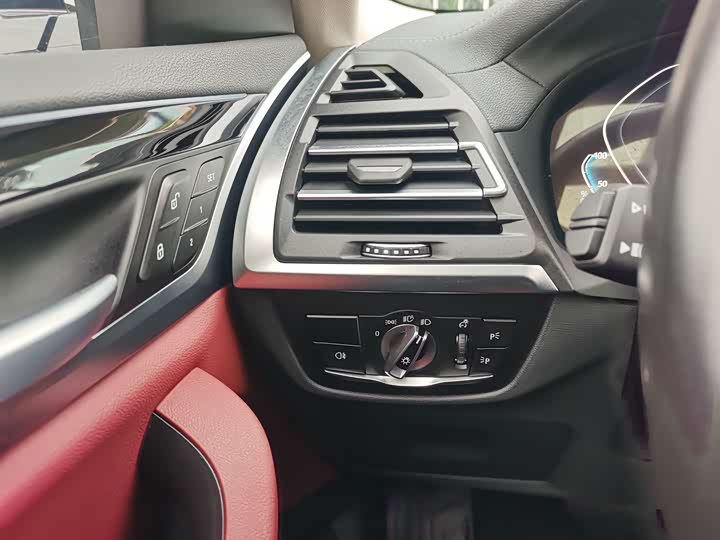 Фото 15 - BMW iX3