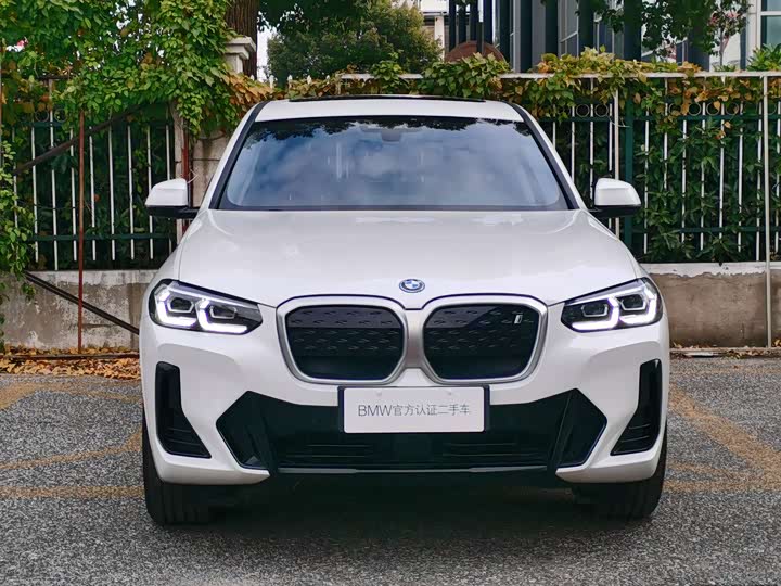 Фото 2 - BMW iX3