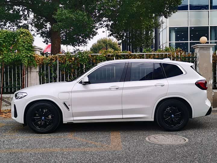 Фото 3 - BMW iX3