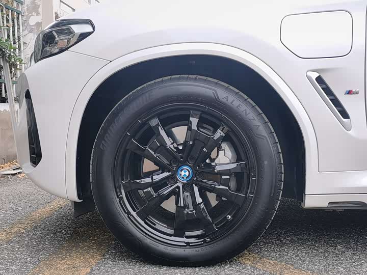 Фото 7 - BMW iX3