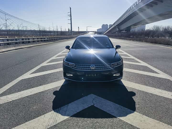 Фото 2 - Volkswagen Magotan