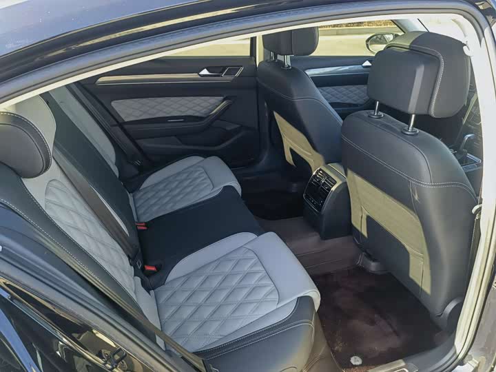 Фото 9 - Volkswagen Magotan