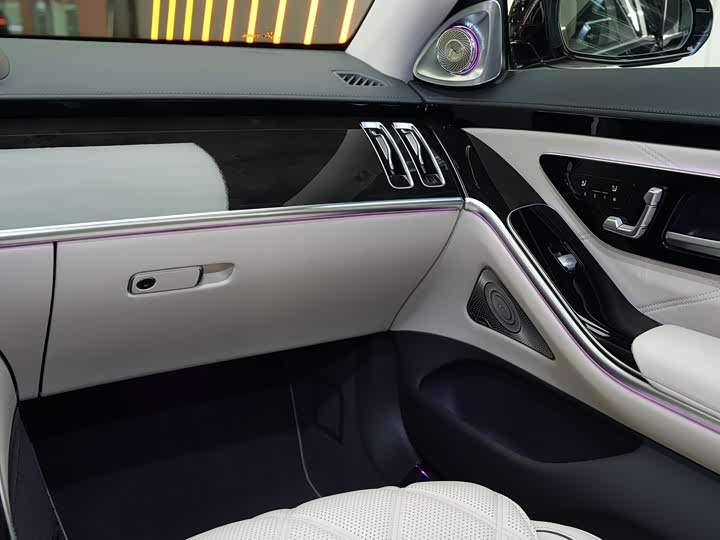 Фото 12 - Mercedes-Benz Maybach S-Class