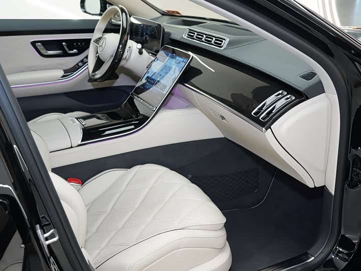 Фото 16 - Mercedes-Benz Maybach S-Class