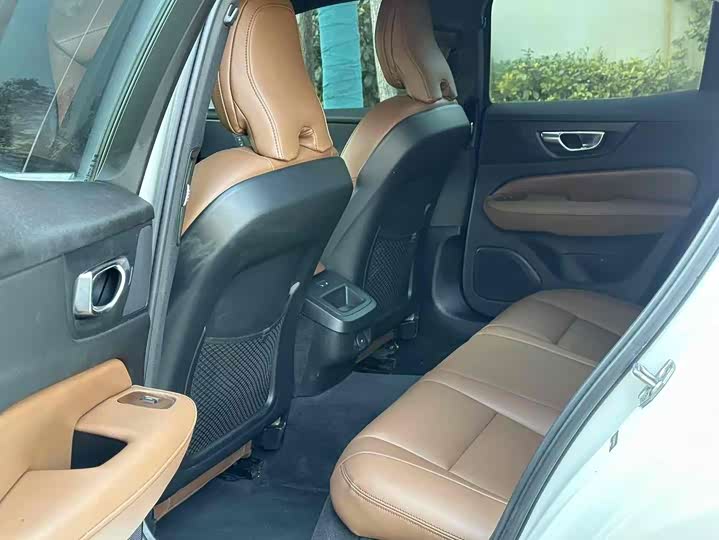 Фото 8 - Volvo S60