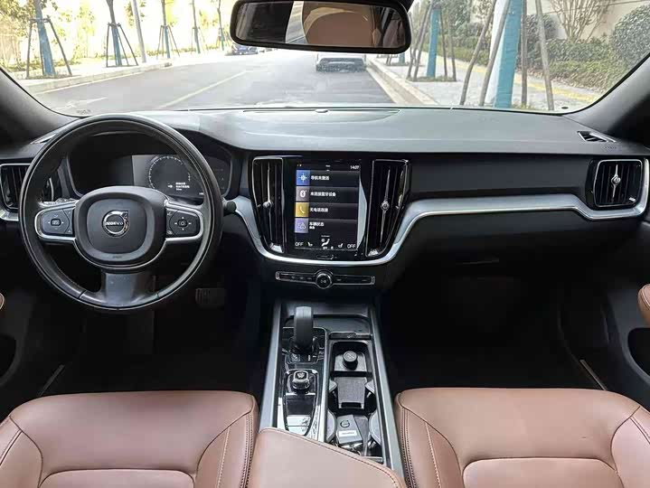 Фото 9 - Volvo S60