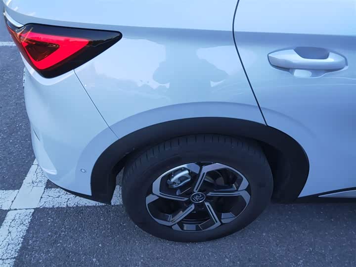 Фото 26 - BYD Yuan Plus