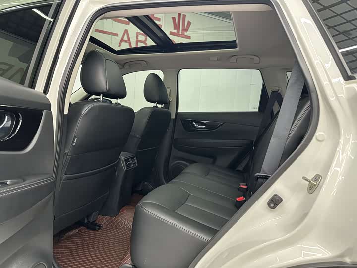 Фото 5 - Nissan X-Trail