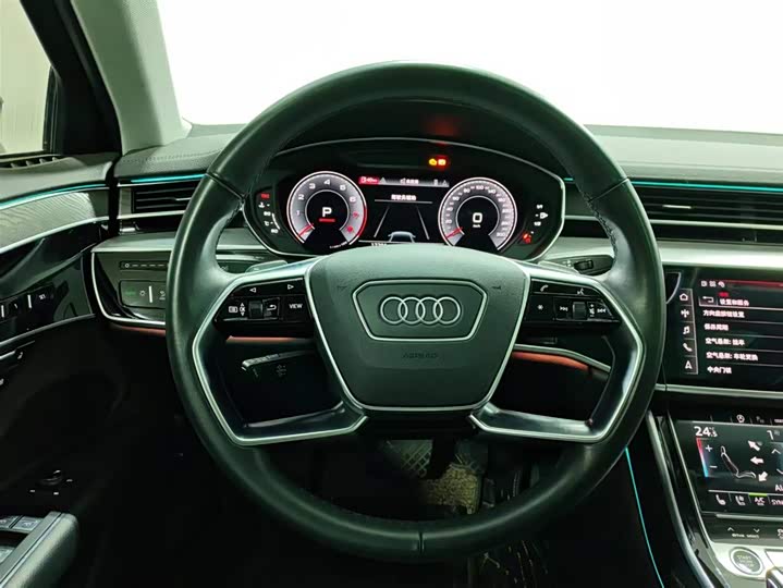 Фото 11 - Audi A8