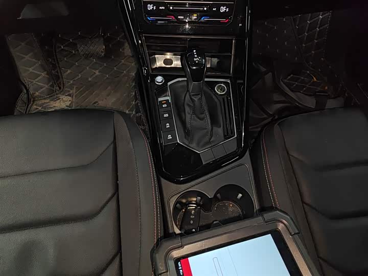 Фото 14 - Volkswagen Tayron