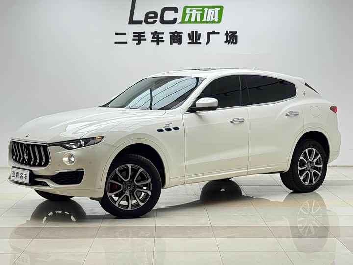 Фото 1 - Maserati Levante