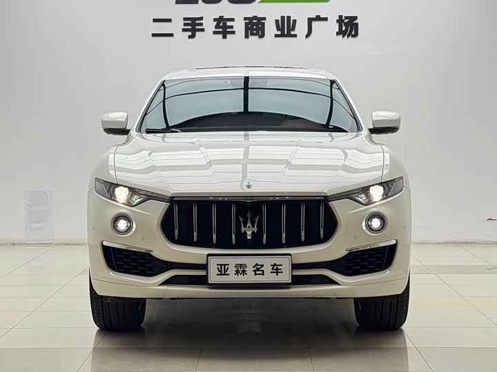 Фото 2 - Maserati Levante
