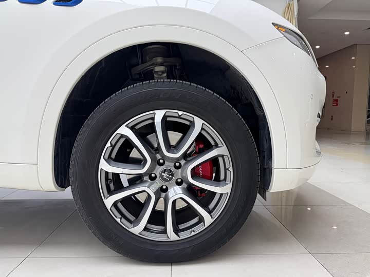 Фото 20 - Maserati Levante