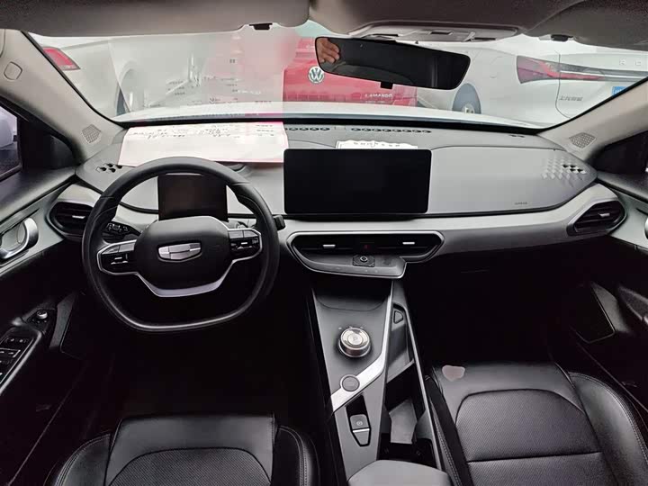 Фото 10 - Geely Geometry A