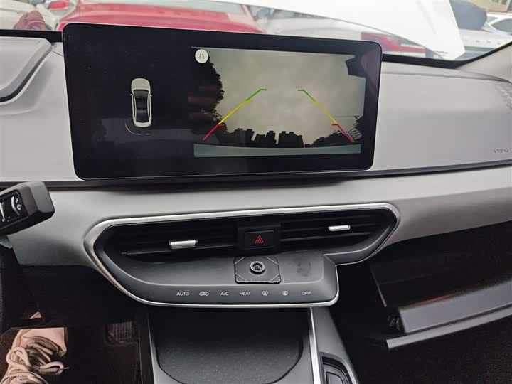 Фото 13 - Geely Geometry A