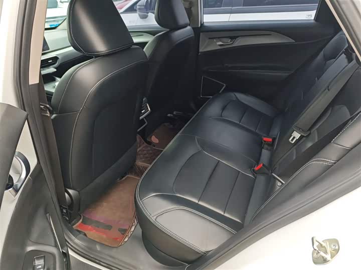 Фото 17 - Geely Geometry A