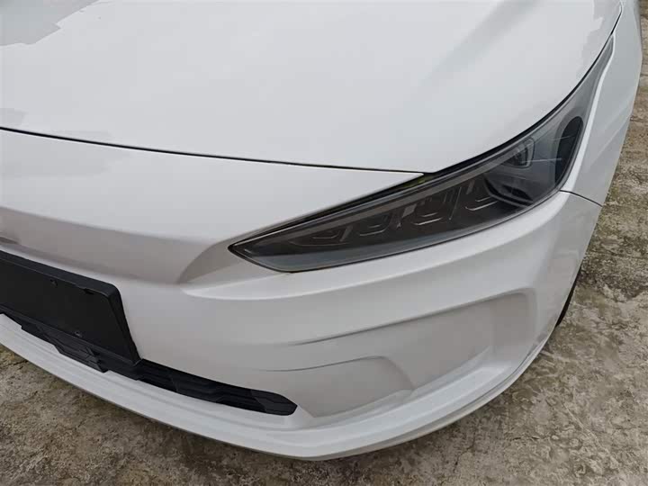 Фото 24 - Geely Geometry A