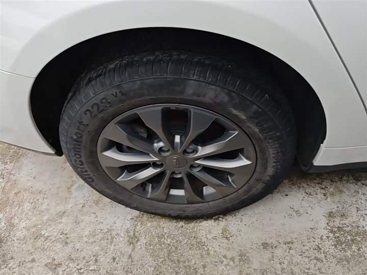 Фото 26 - Geely Geometry A