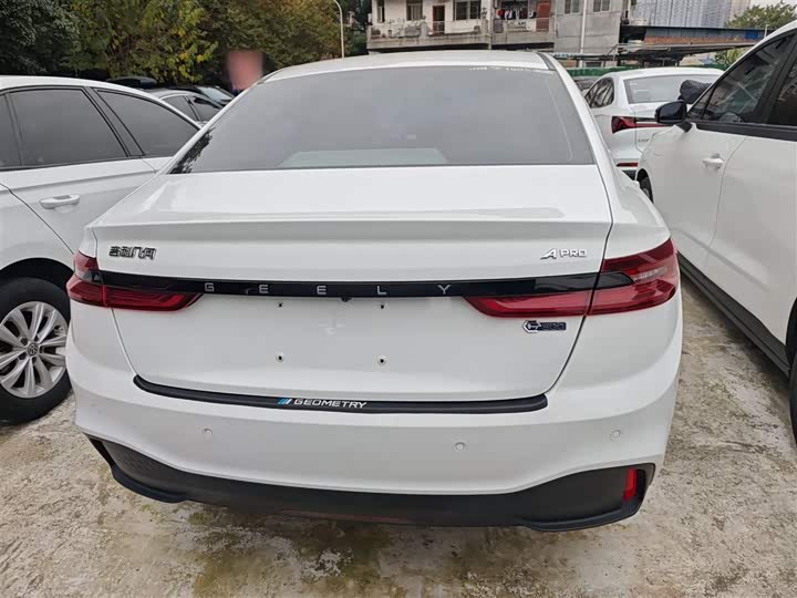 Фото 6 - Geely Geometry A