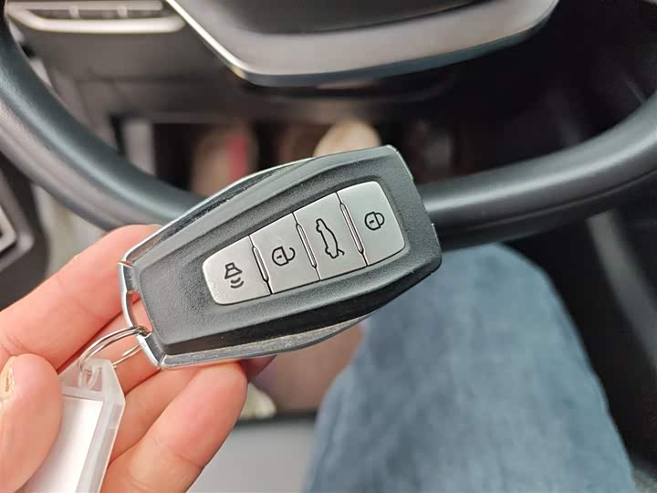 Фото 9 - Geely Geometry A