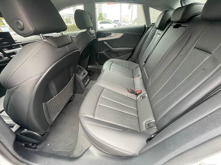 Фото 5 - Audi A5