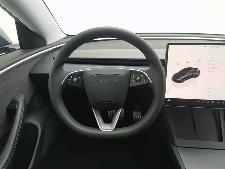 Фото 11 - Tesla Model 3